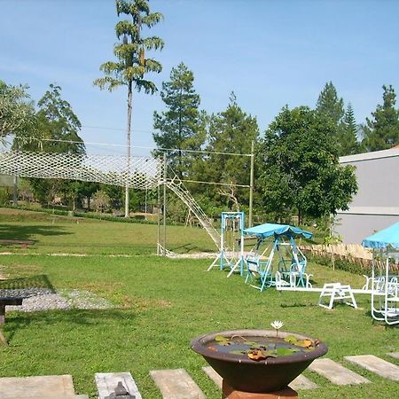 Villa Bukit Pinus Bogor Dış mekan fotoğraf