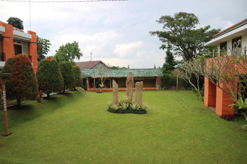 Villa Bukit Pinus Bogor Dış mekan fotoğraf