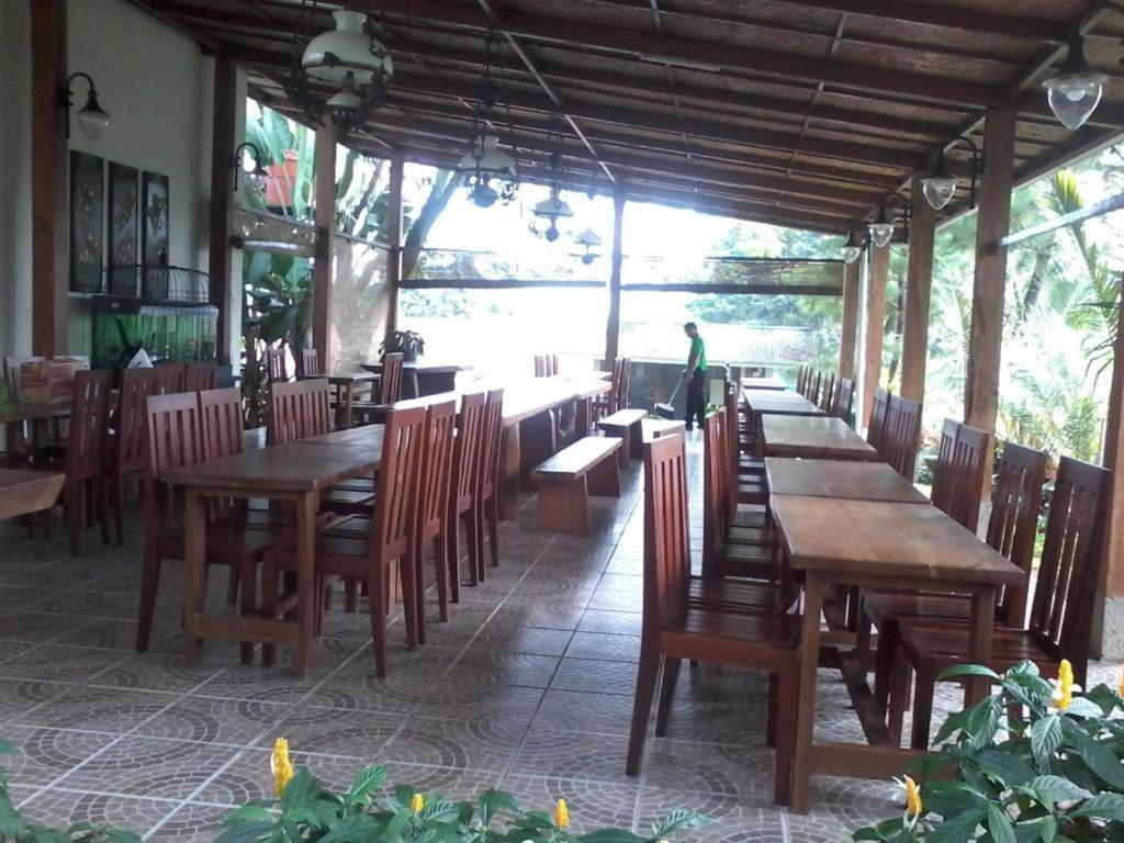 Villa Bukit Pinus Bogor Dış mekan fotoğraf
